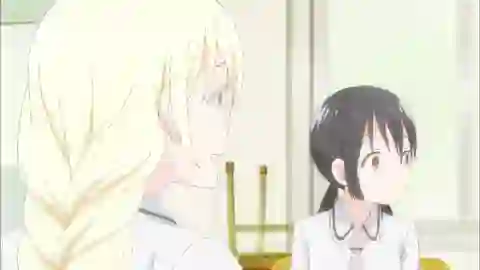 Asobi Asobase Episodio 4